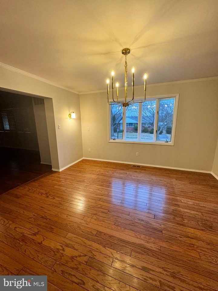 701 Robert Rd - Photo 5 of 20