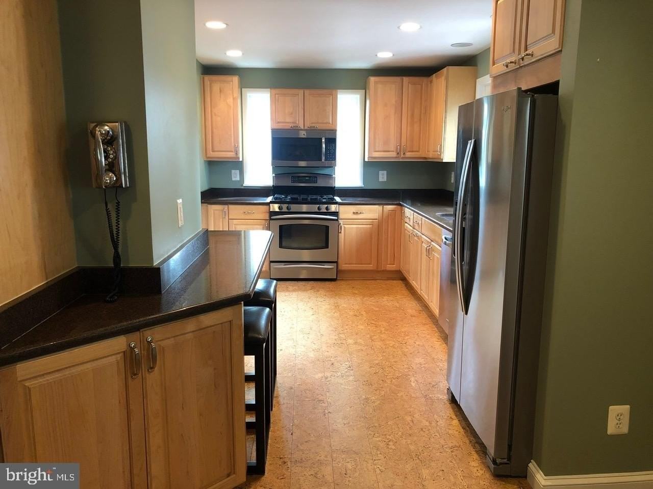 701 Robert Rd - Photo 7 of 20