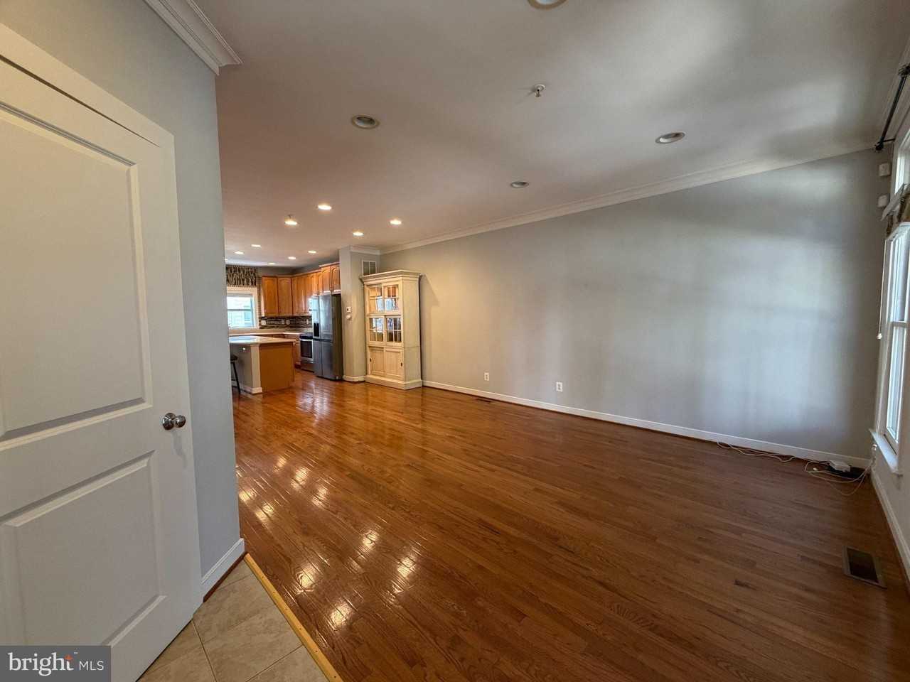 2352 Cobble Hill Ter - Photo 5 of 33