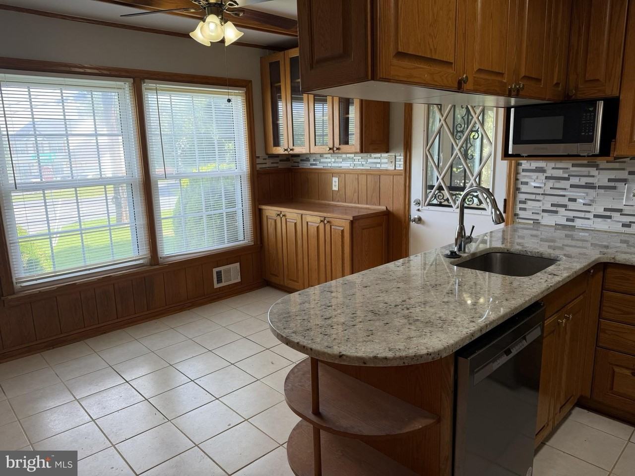 13100 Cabinwood Dr - Photo 4 of 27