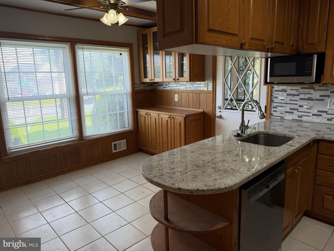 13100 Cabinwood Dr - Photo 5 of 27