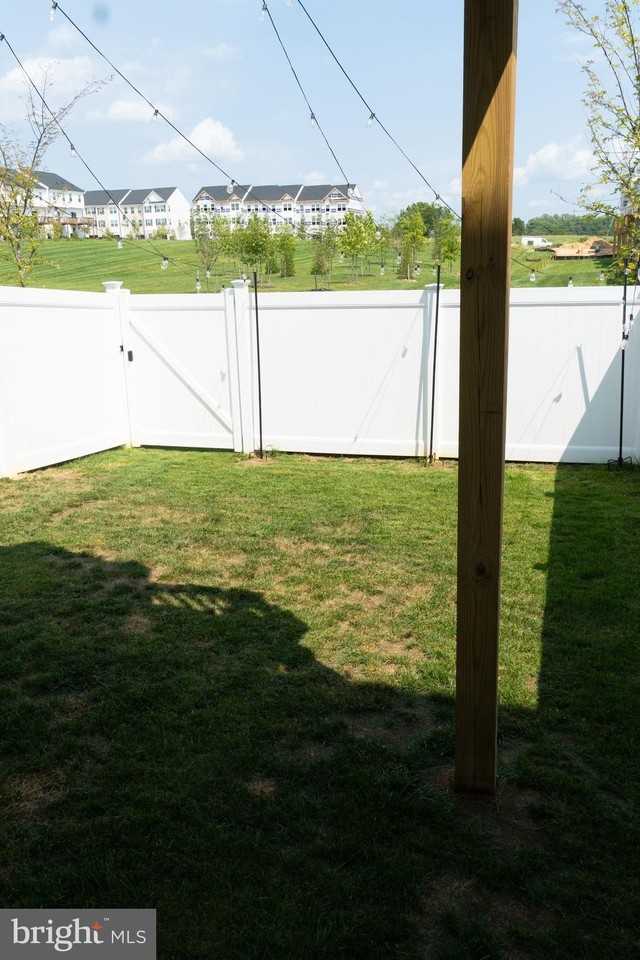 16642 Green Glade Dr - Photo 4 of 6