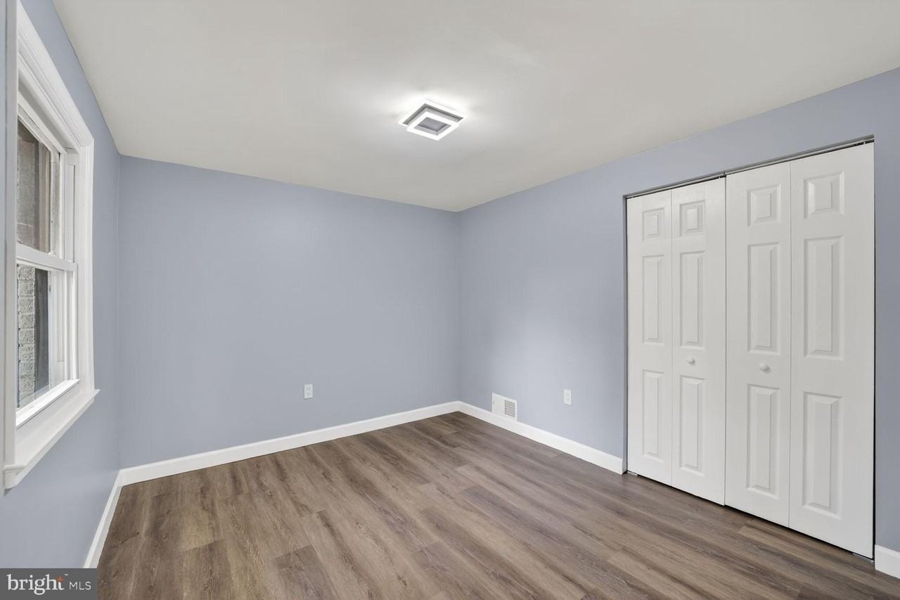 3604 Halloway N - Photo 6 of 26
