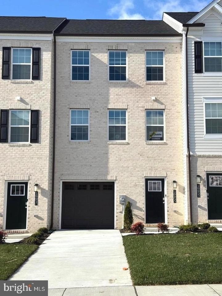 16525 Green Glade Dr - Photo 2 of 30