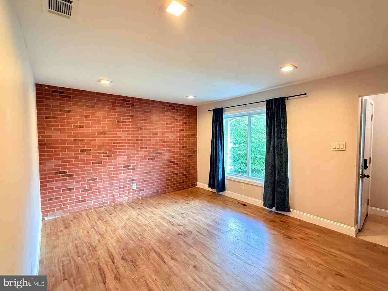 3 Madeley Ct - Photo 2 of 13