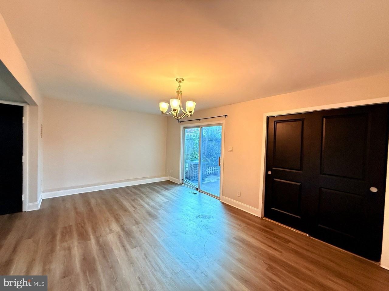 3 Madeley Ct - Photo 3 of 13