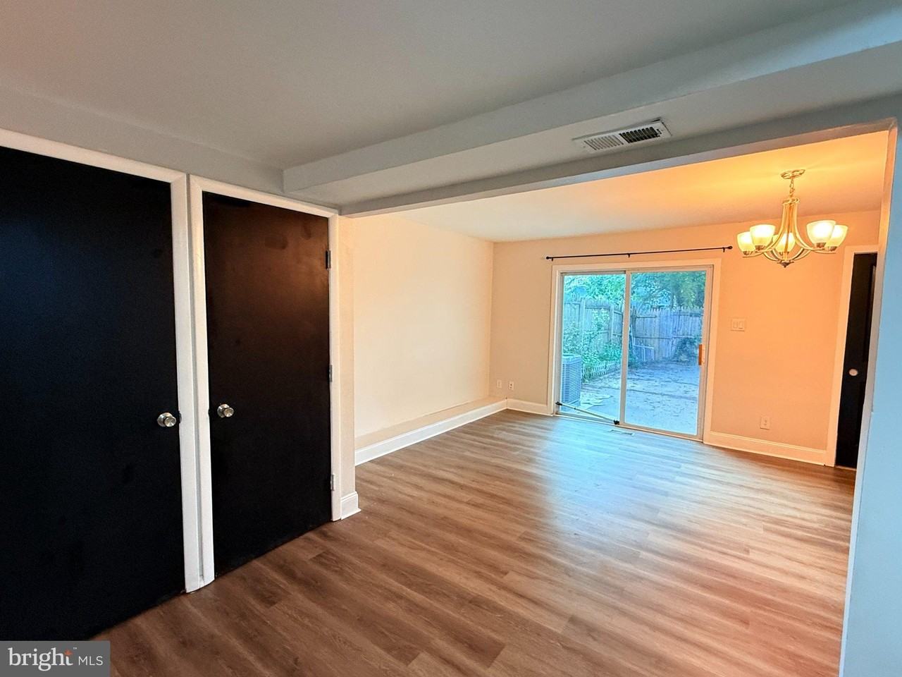 3 Madeley Ct - Photo 4 of 13