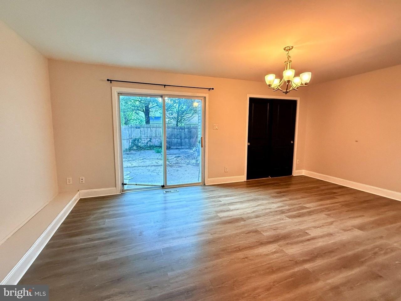 3 Madeley Ct - Photo 5 of 13