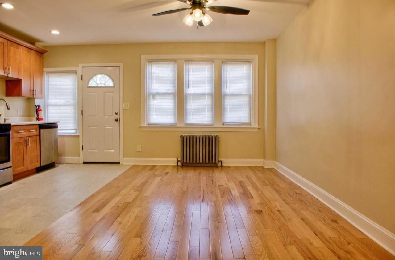 1854 44th St - Photo 6 of 21