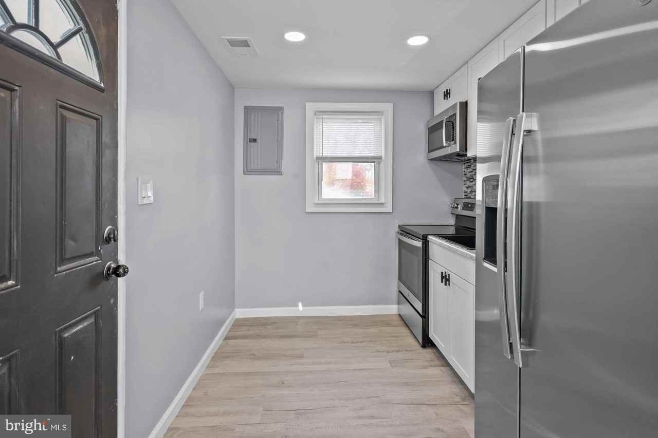 111 Walnut Ave - Photo 4 of 18