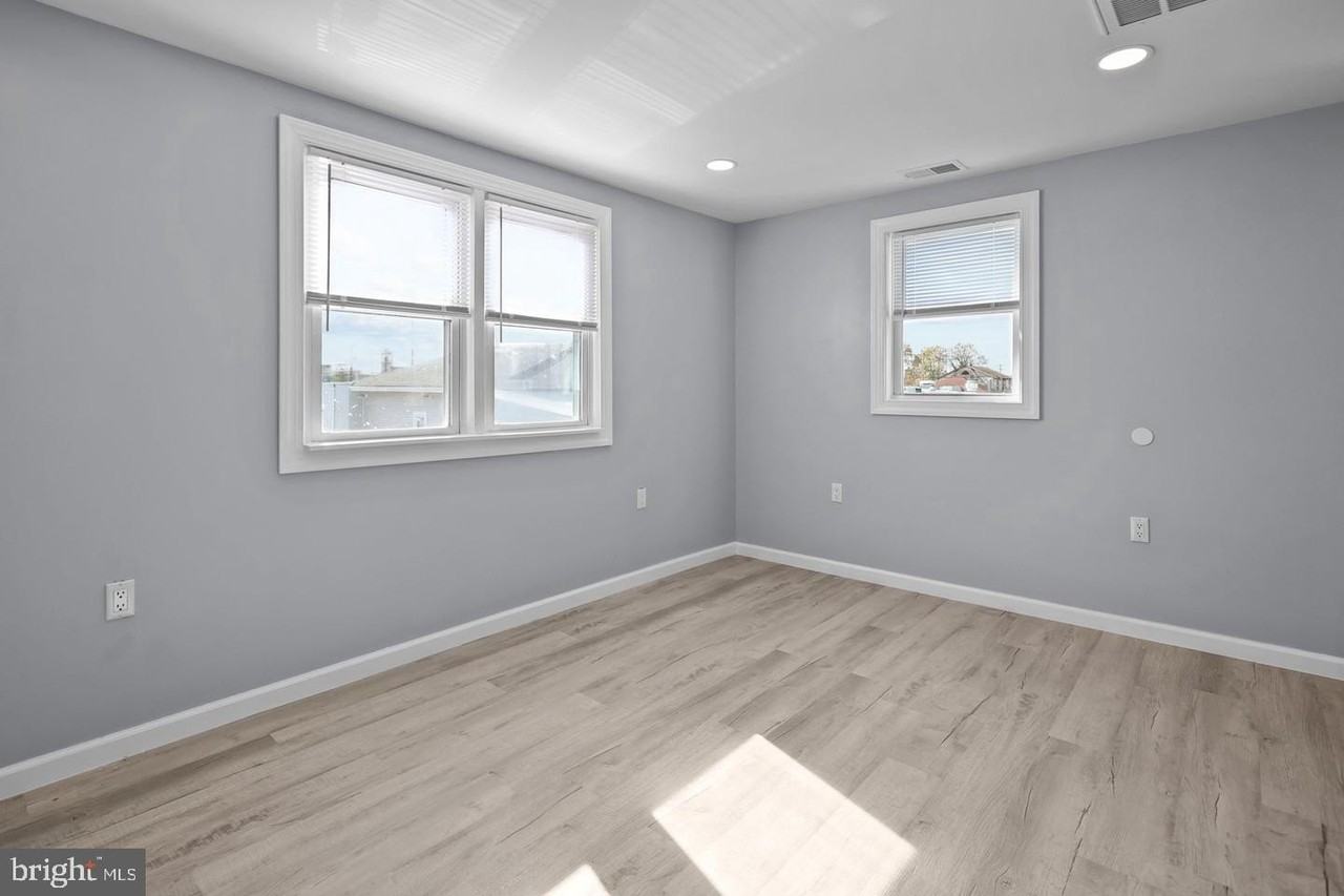 111 Walnut Ave - Photo 7 of 18