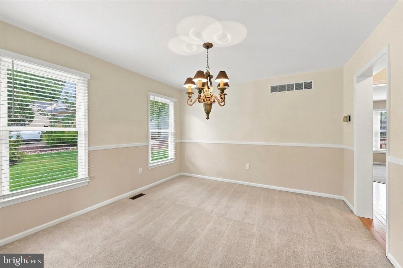 7 Ruby Ct - Photo 3 of 16