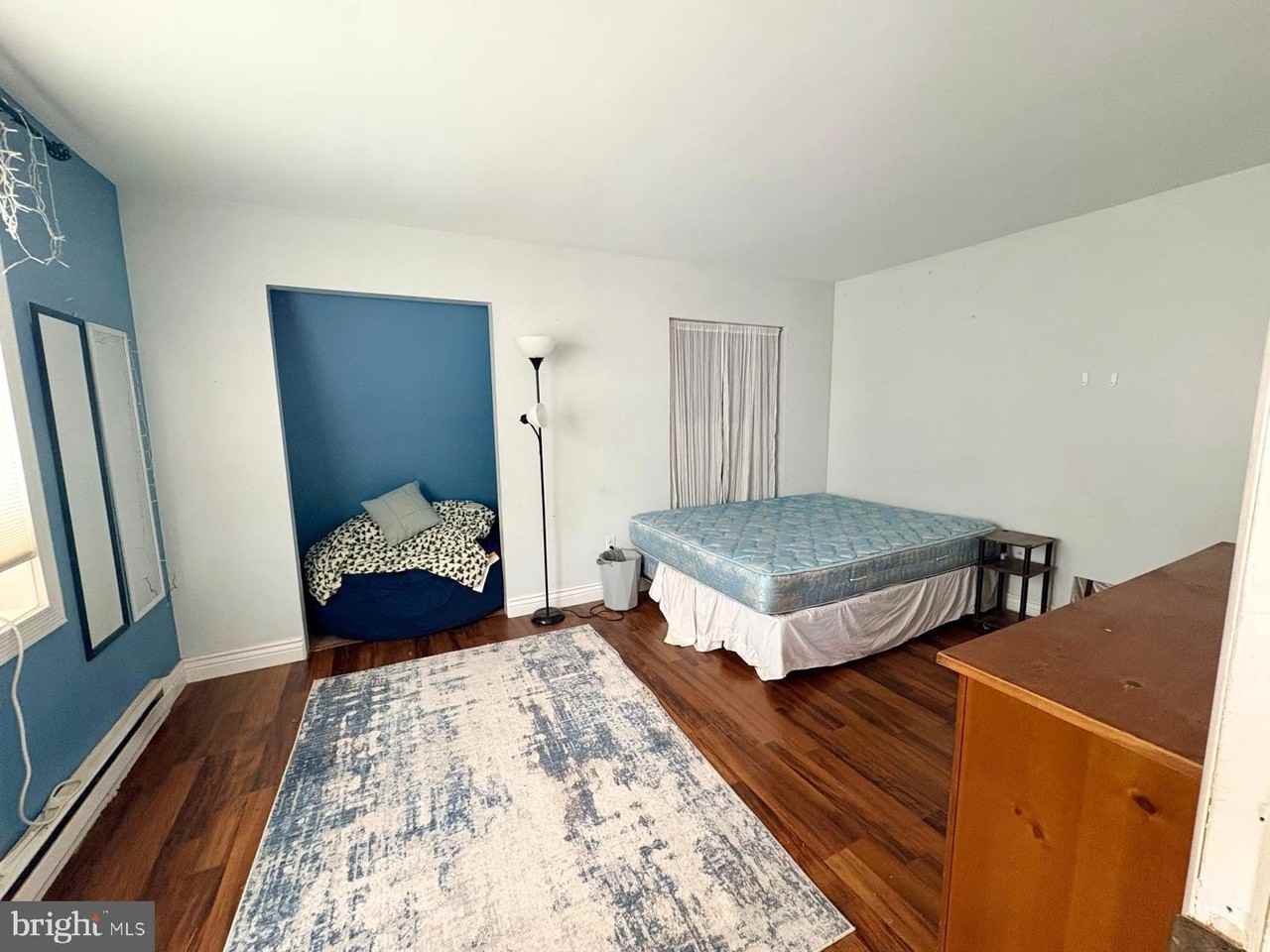 380 Upland Rd - Photo 4 of 7