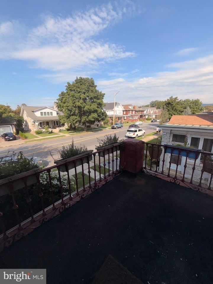 2801 N 2nd St #A4 - Photo 5 of 17