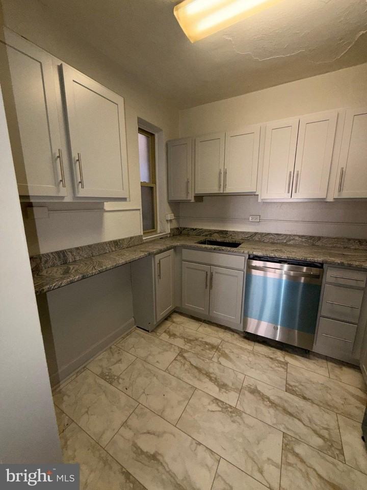 2801 N 2nd St #A4 - Photo 7 of 17