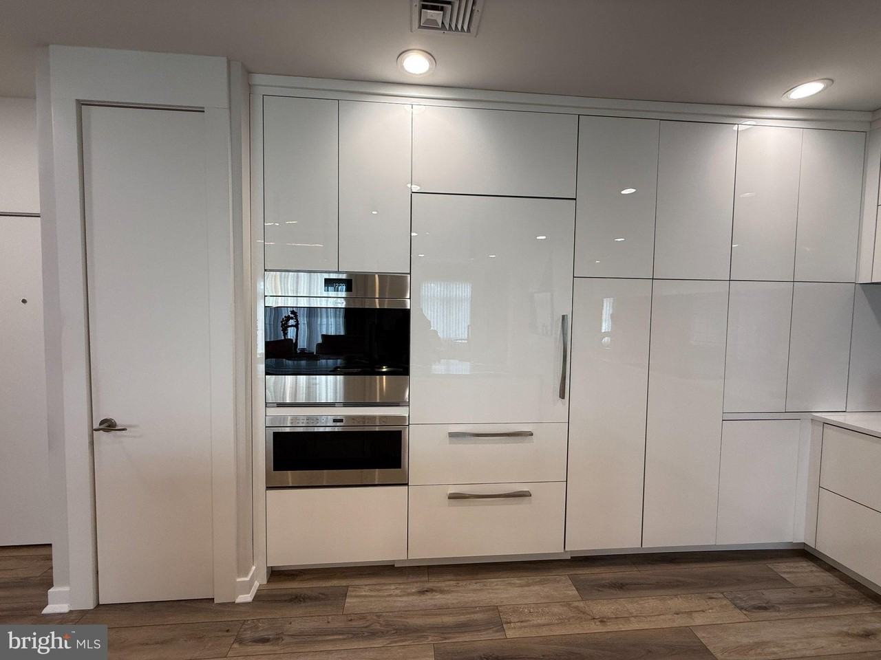 572 Carson Ter - Photo 4 of 50