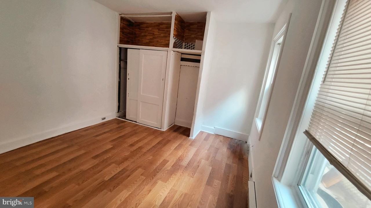 1249 Shackamaxon St #1REAR - Photo 6 of 8