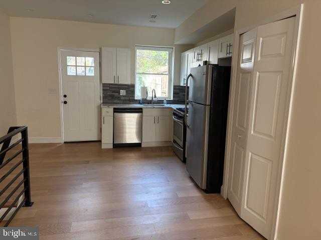 2135 Kater St - Photo 4 of 13