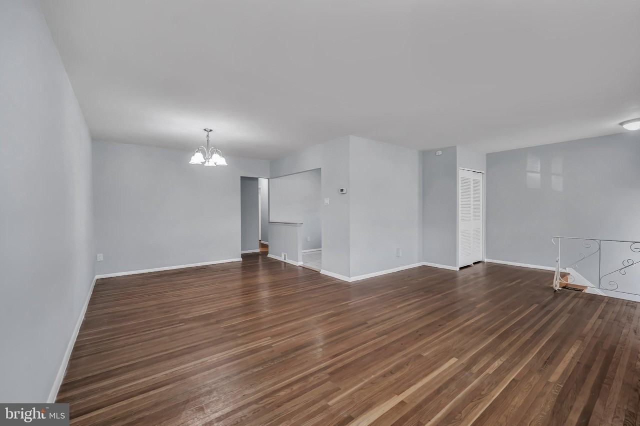 9766 Clark St - Photo 5 of 28
