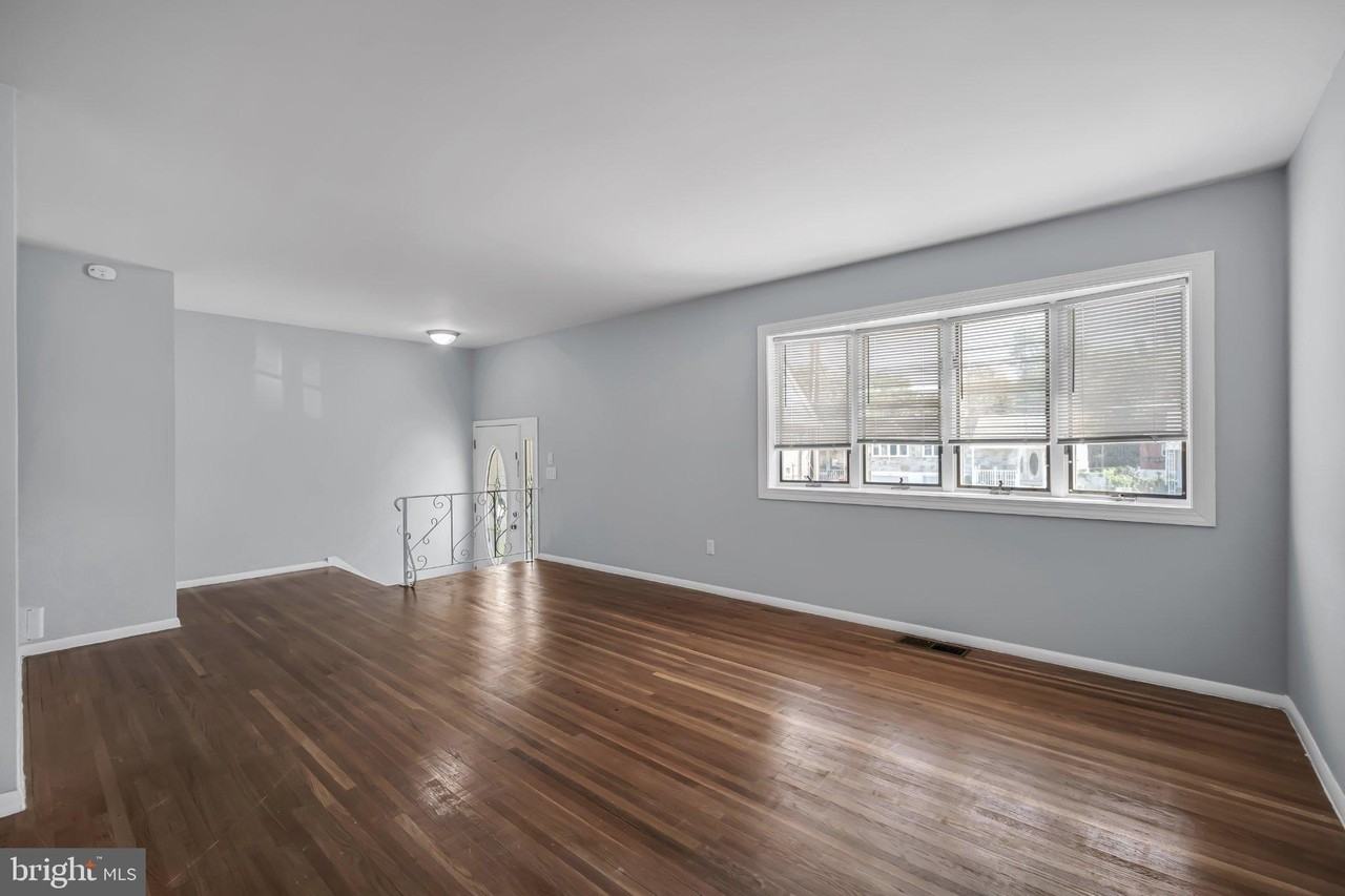 9766 Clark St - Photo 6 of 28