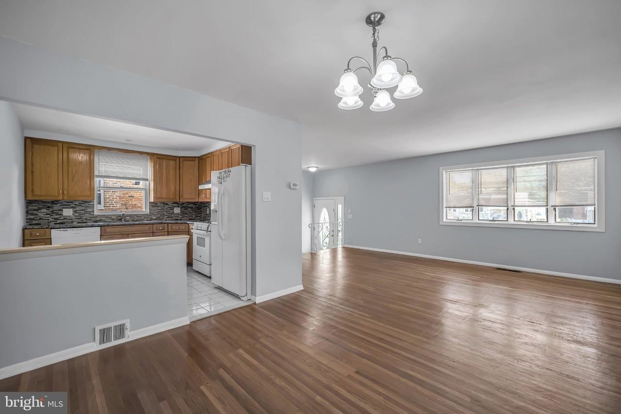 9766 Clark St - Photo 7 of 28