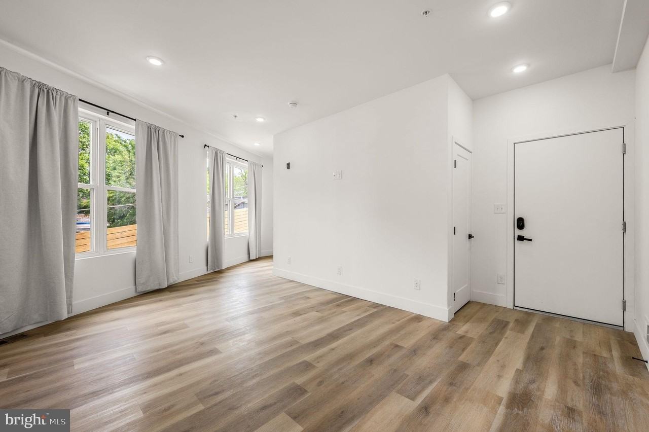 4921 Chester Ave #101 - Photo 4 of 17