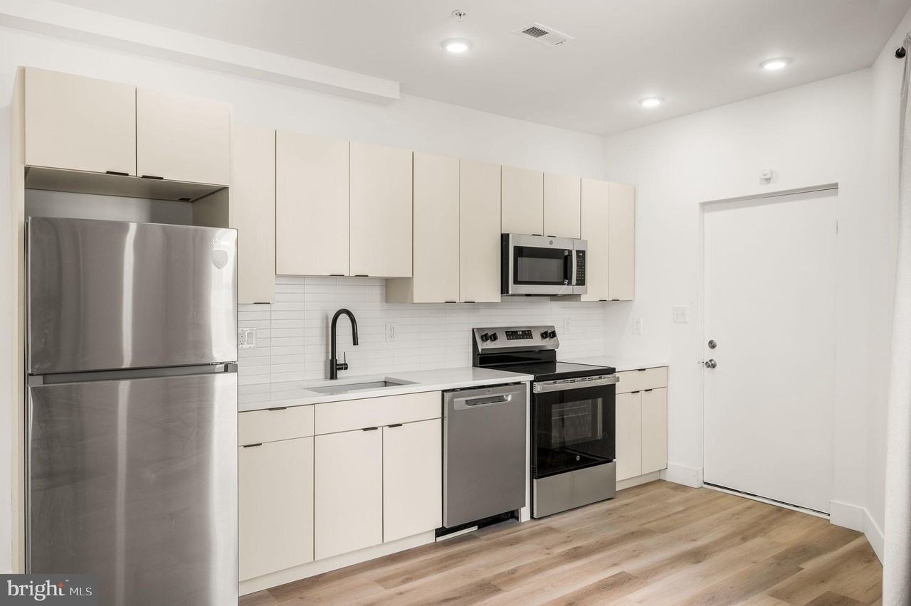 4921 Chester Ave #101 - Photo 6 of 17