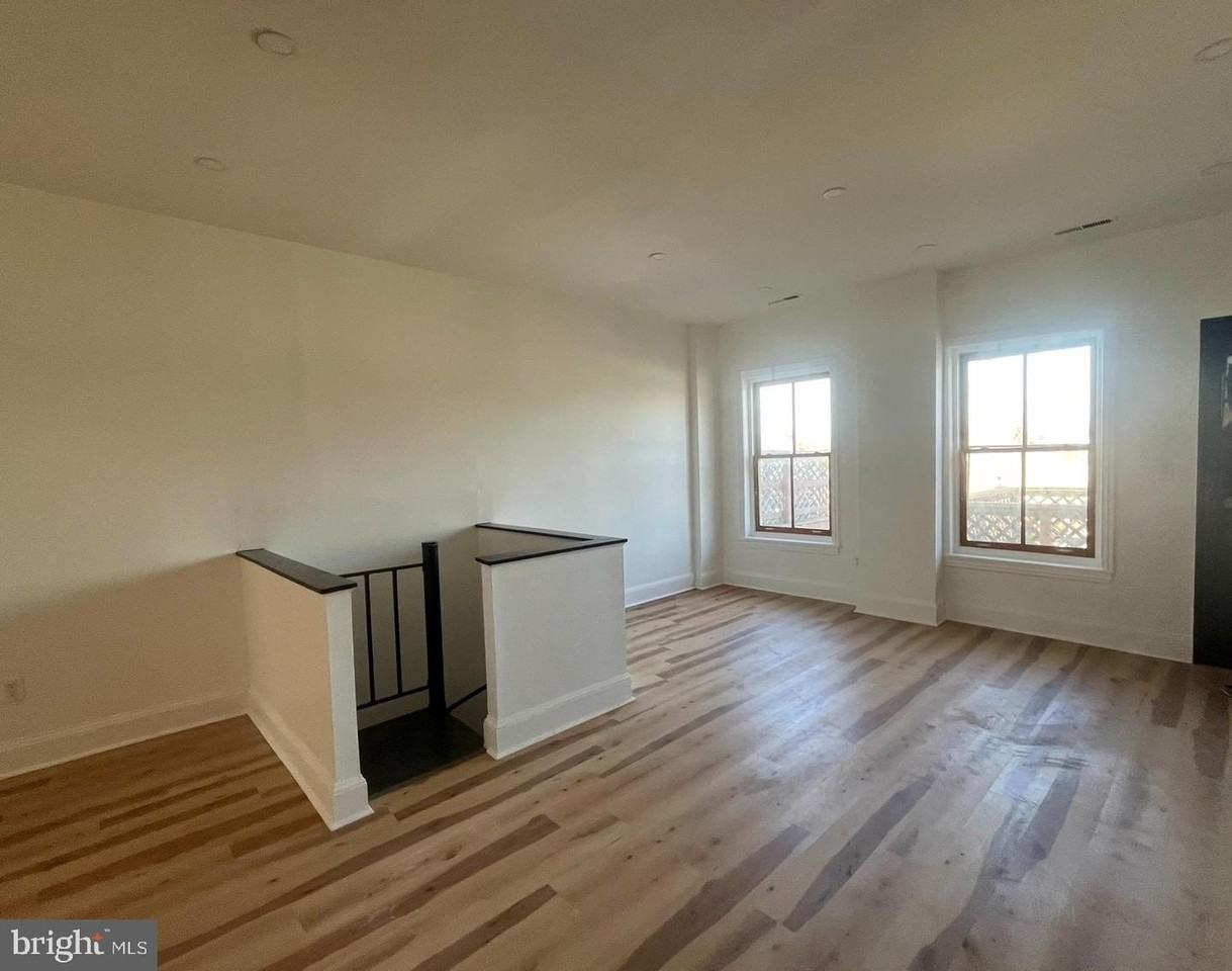5443 Germantown Ave #3 - Photo 7 of 31