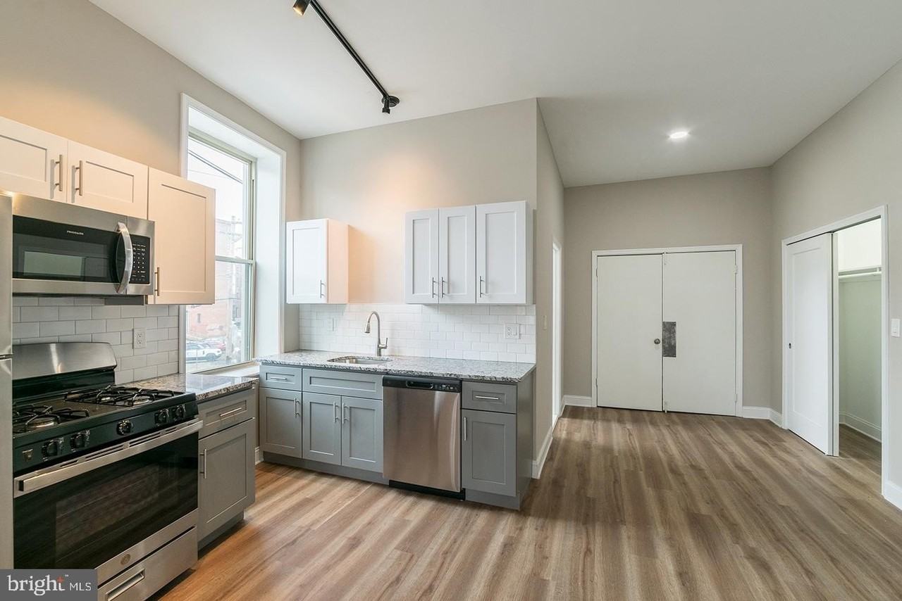 937 N 2nd St #2F - Photo 5 of 16