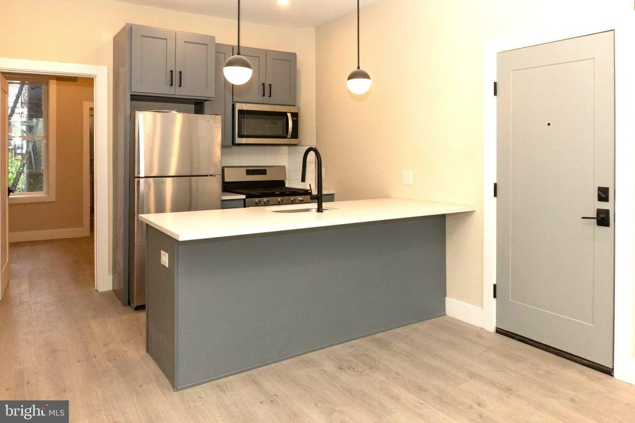 223 S 44th St #1F - Photo 2 of 9