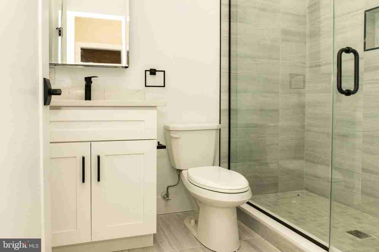 223 S 44th St #1F - Photo 4 of 9
