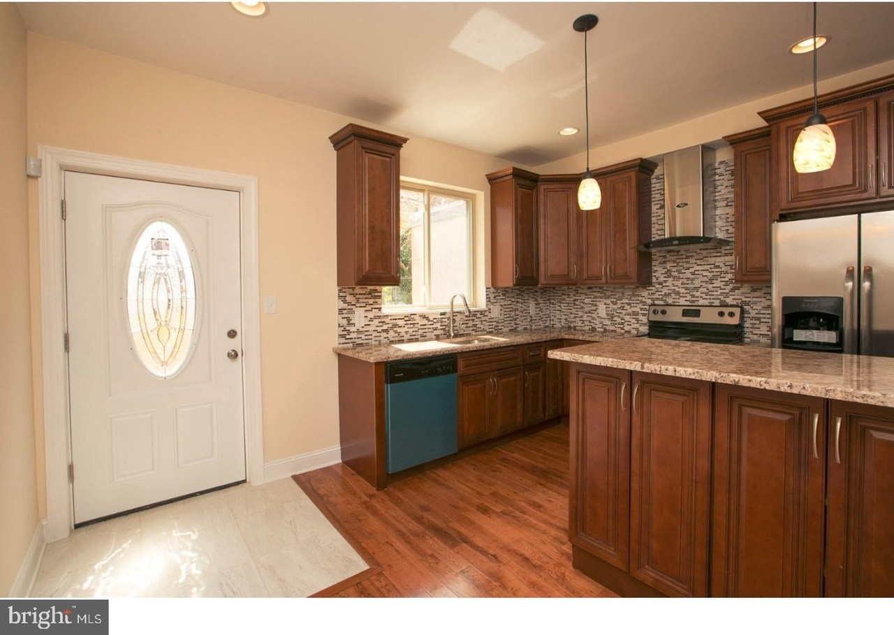 1626 W Stiles St #1stFL - Photo 4 of 12