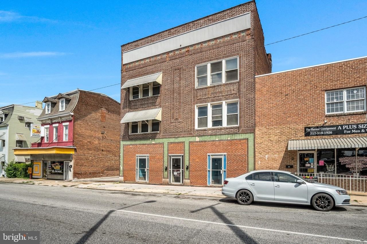 725 E Market St #1stFL - Photo 2 of 35