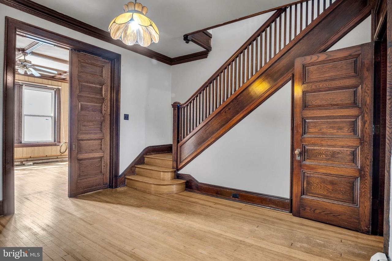 725 E Market St #1stFL - Photo 6 of 35