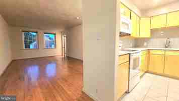 featured image of 3347 S Wakefield St #B2