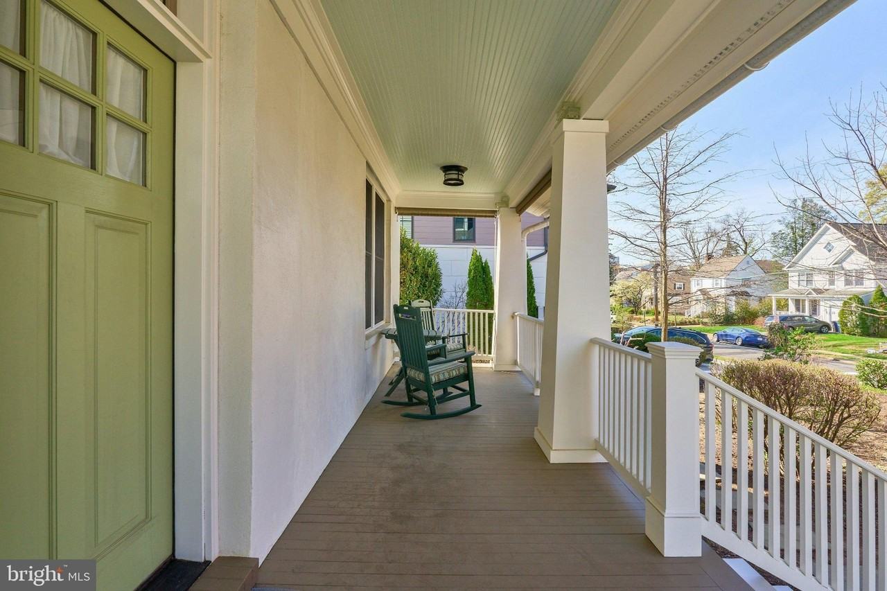 1243 N Stuart St - Photo 5 of 44