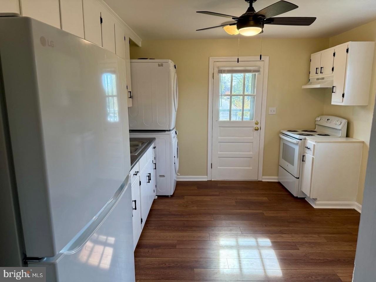 1428 Payne St #B - Photo 3 of 15