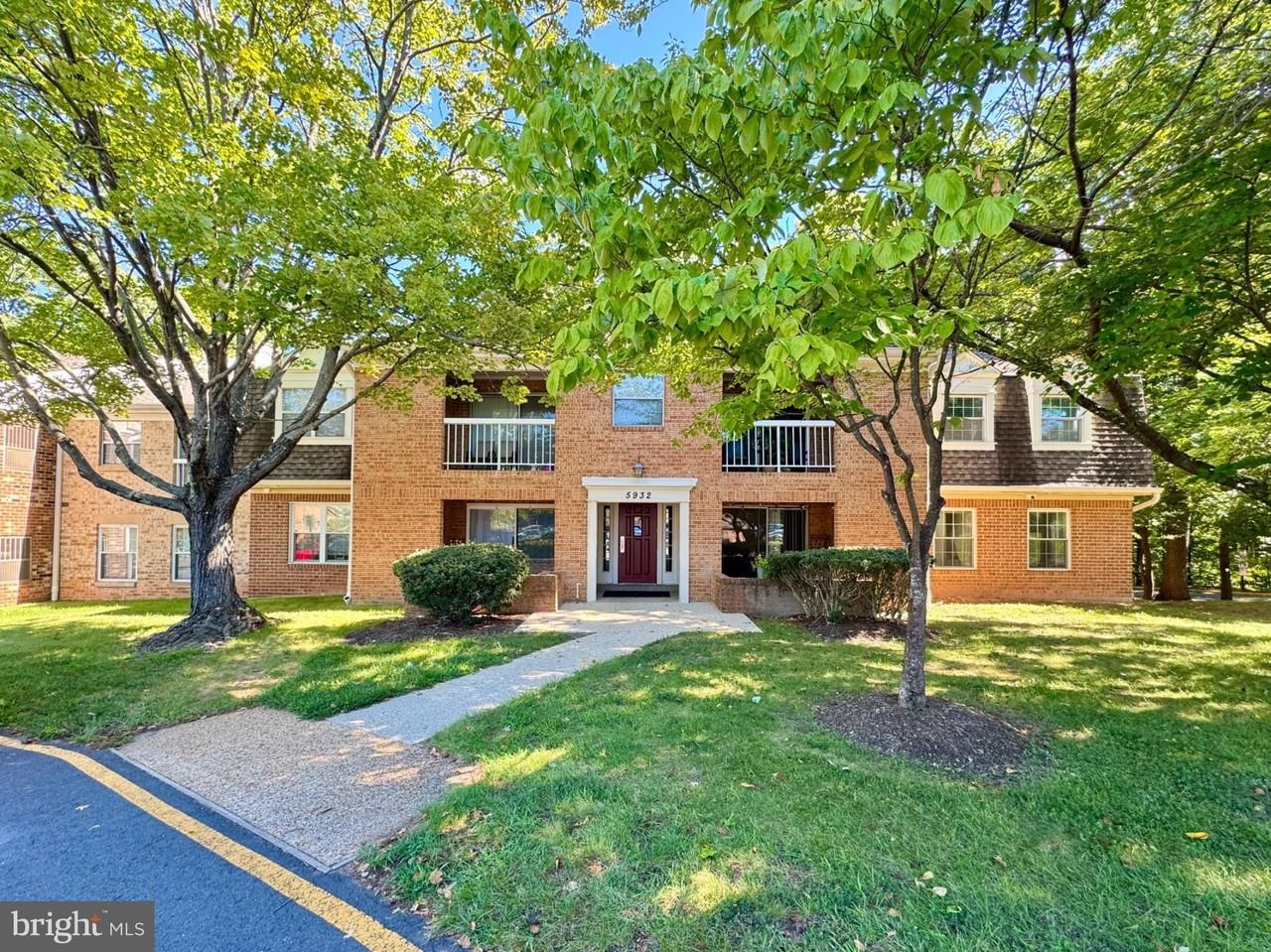 5932 Cove Landing Rd #302D - Photo 2 of 14
