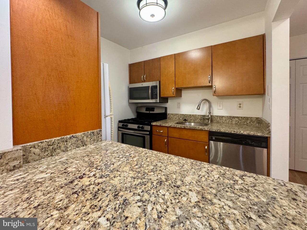 5932 Cove Landing Rd #302D - Photo 6 of 14