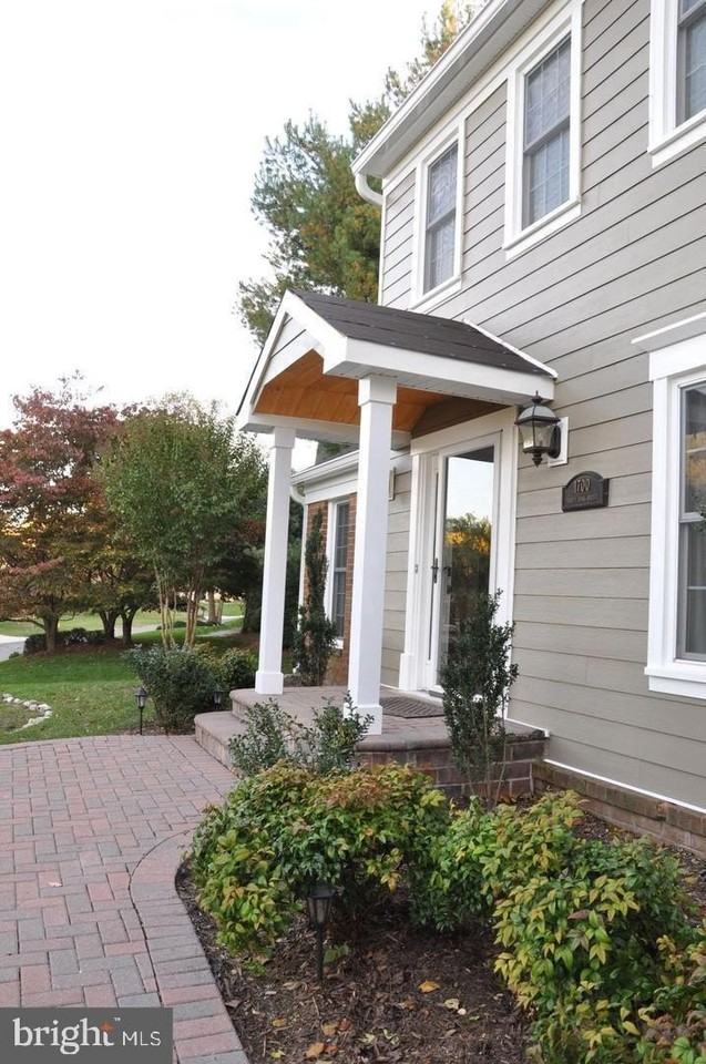 1700 Abbey Oak Dr - Photo 2 of 34