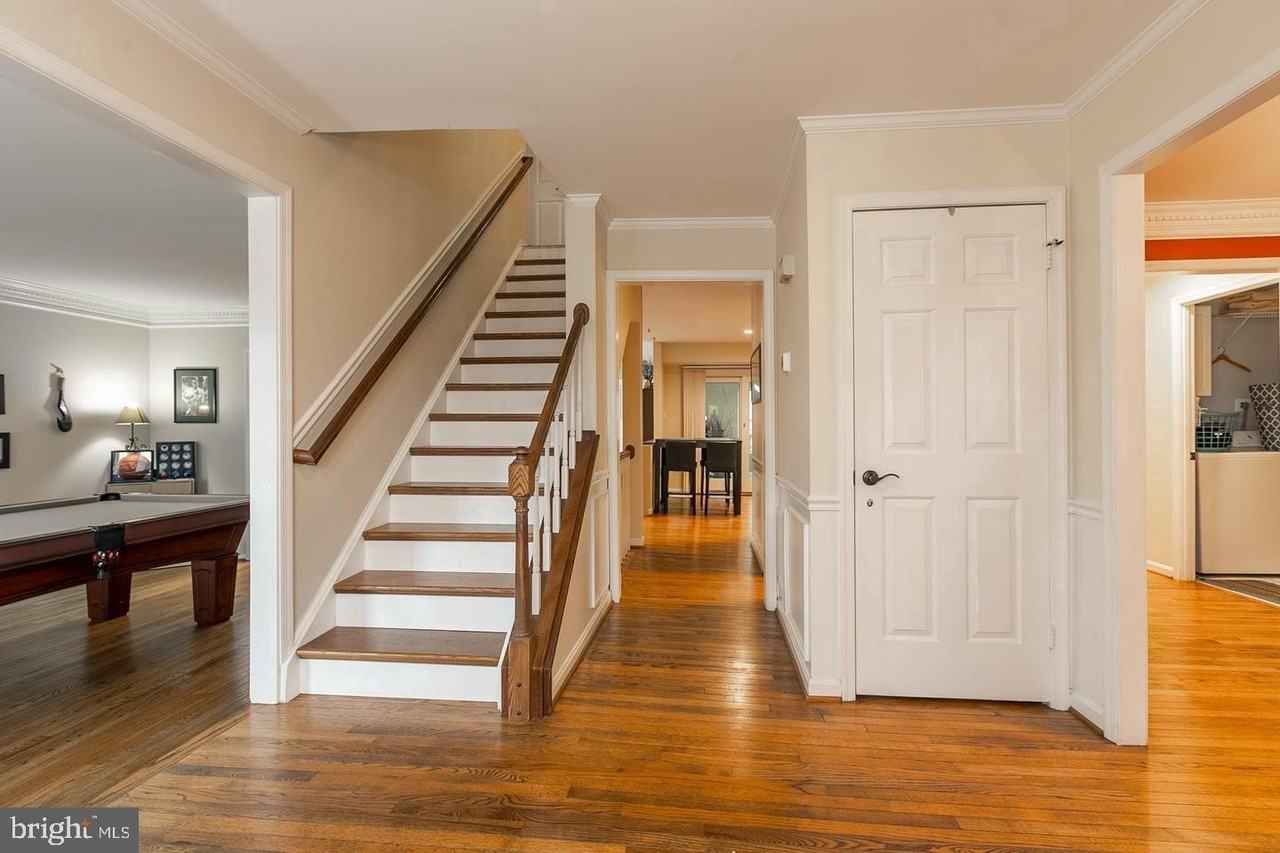 1700 Abbey Oak Dr - Photo 4 of 34