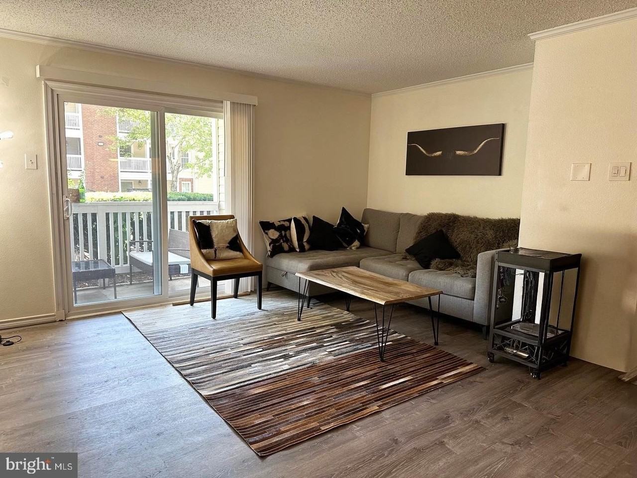 1527 Lincoln Way #104 - Photo 2 of 10