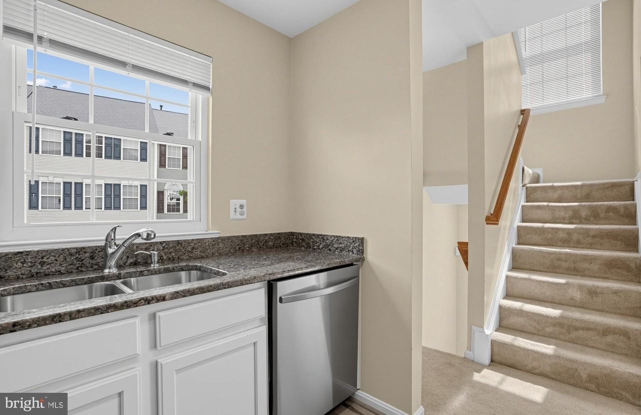 46051 Marble Ter - Photo 3 of 14