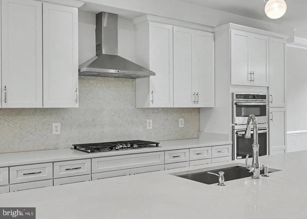 22503 Windsor Locks Sq - Photo 6 of 34