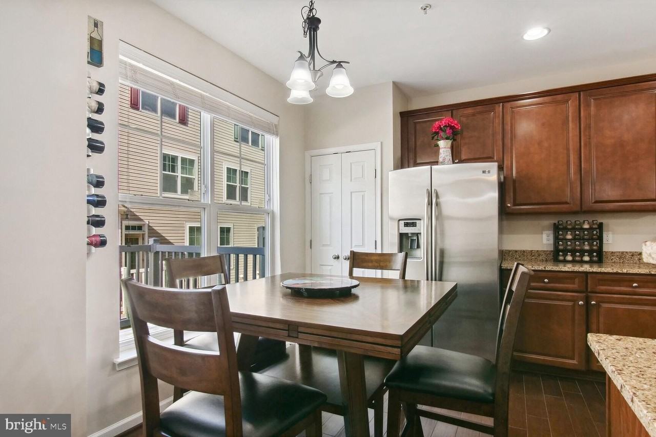 24650 Caribou Sq - Photo 7 of 34