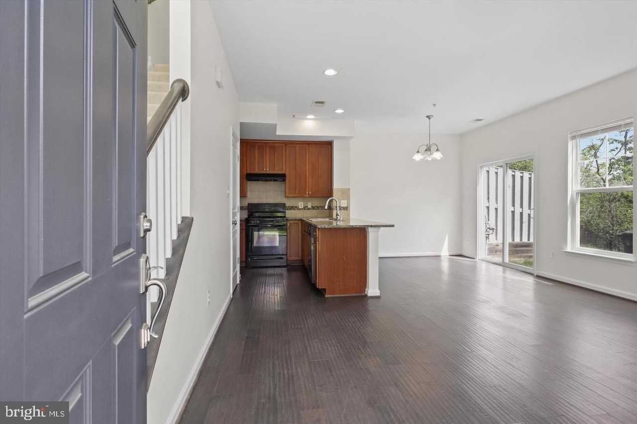 12807 Lotte Dr - Photo 2 of 25