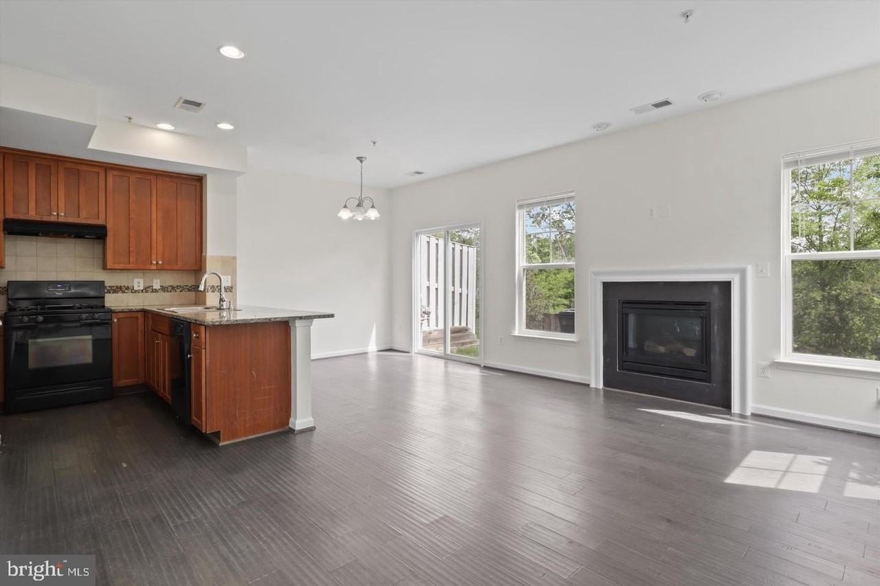 12807 Lotte Dr - Photo 3 of 25