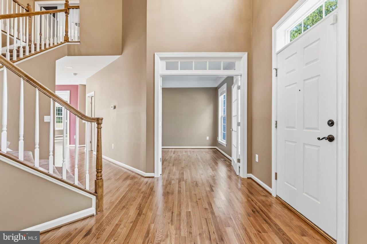 2114 Jellico Ct - Photo 4 of 50