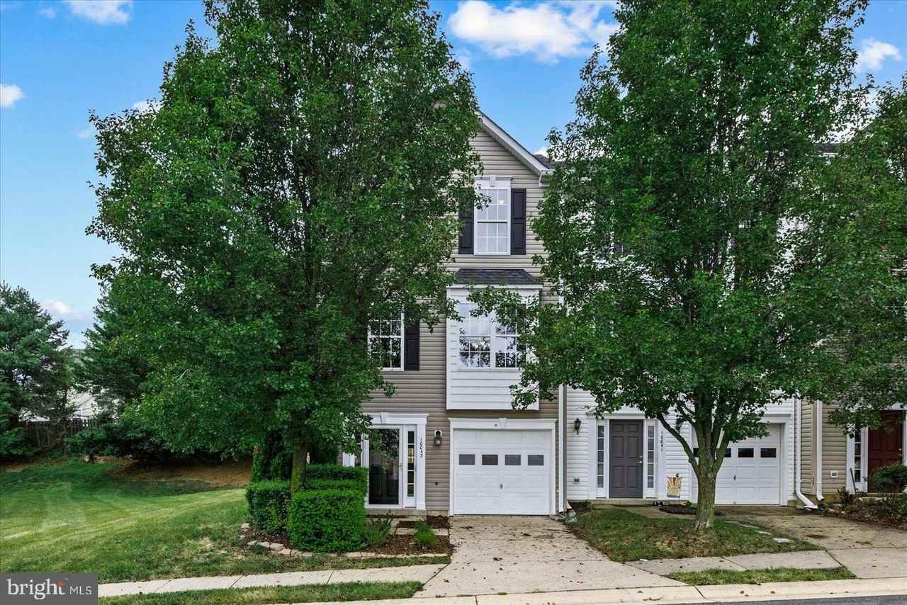 10043 Gander Ct - Photo 2 of 33