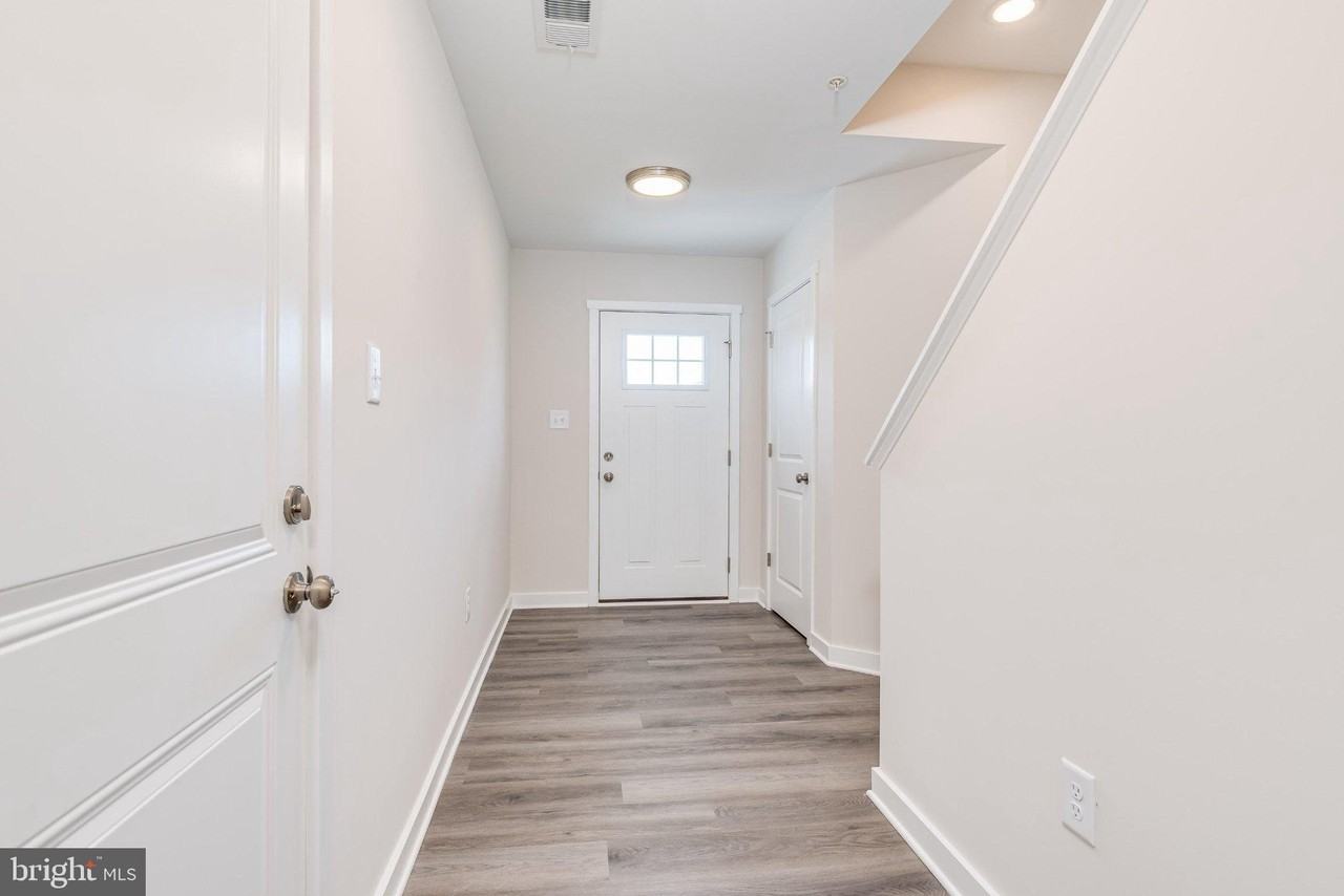 97 Moses Dr - Photo 3 of 34